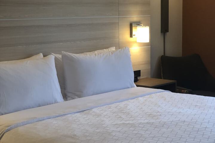 Room 18 of 50