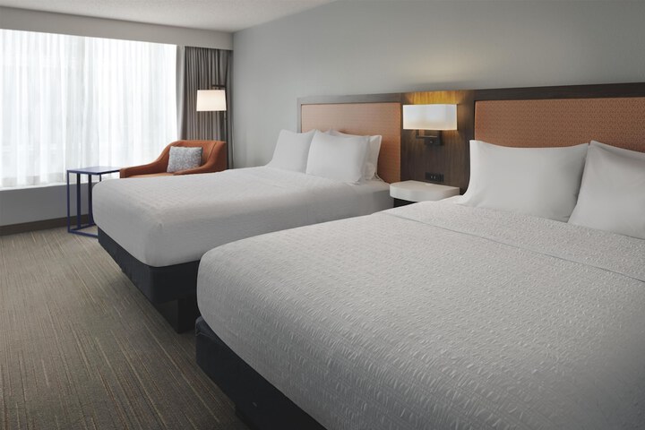 Hampton Inn & Suites Myrtle Beach / Oceanfront