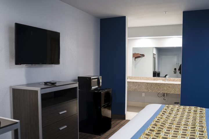Room 21 of 34