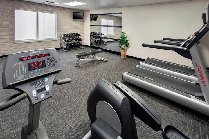 Courtyard by Marriott Newark Liberty International Airport