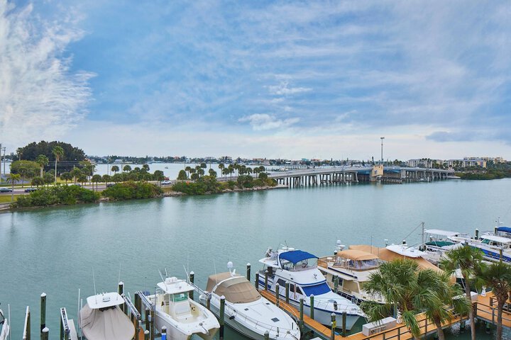 Courtyard St. Petersburg Clearwater / Madeira Beach