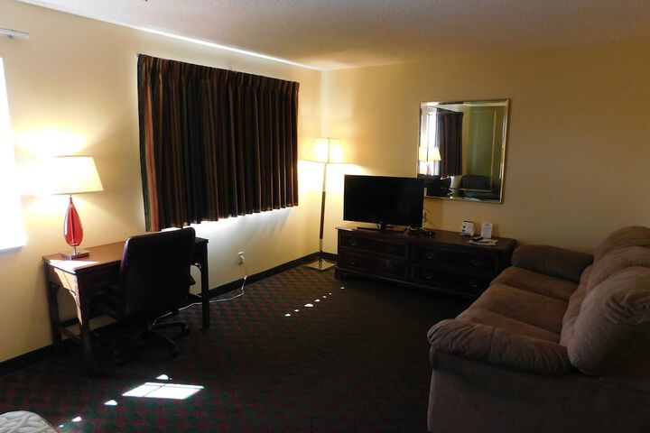 Room 5 of 40