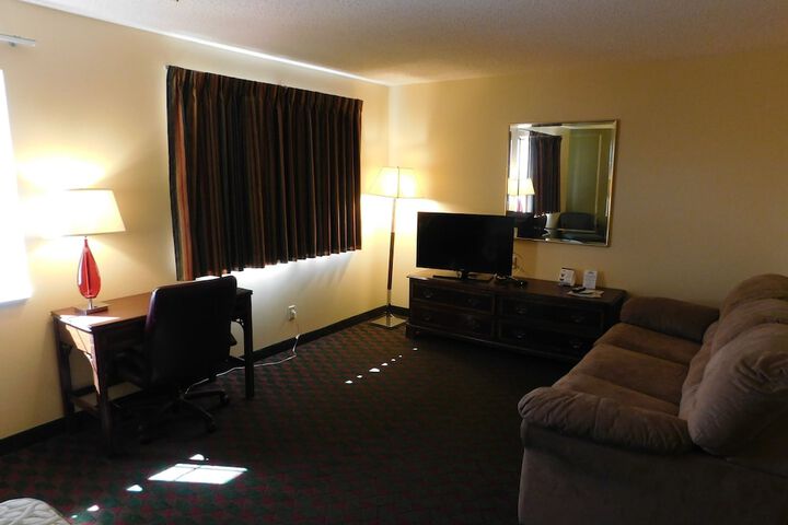 Room 4 of 40