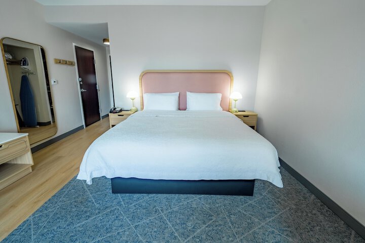 Hampton Inn & Suites Mission