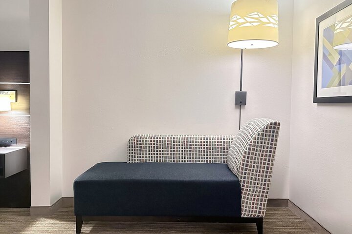 Room 15 of 42
