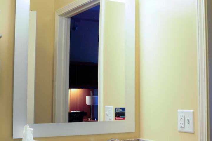 Room 21 of 33