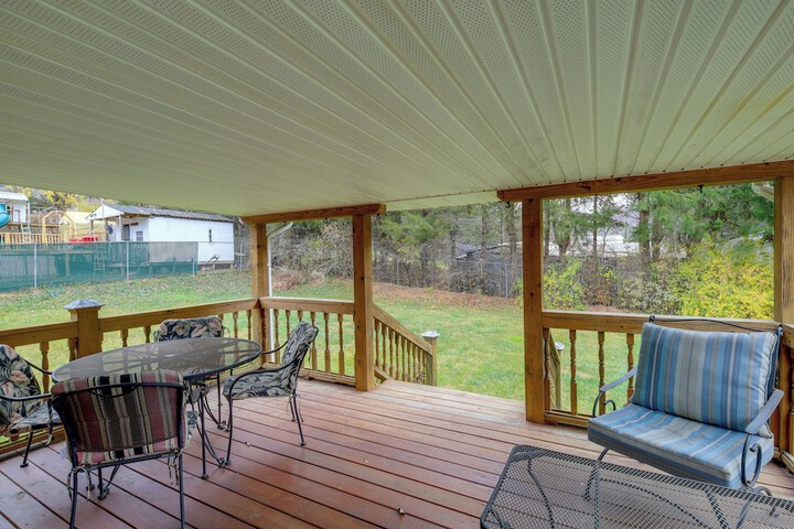 Bluefield Home w / Covered Deck - Near Parks!