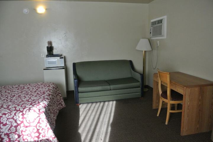 Vino Inn & Suites