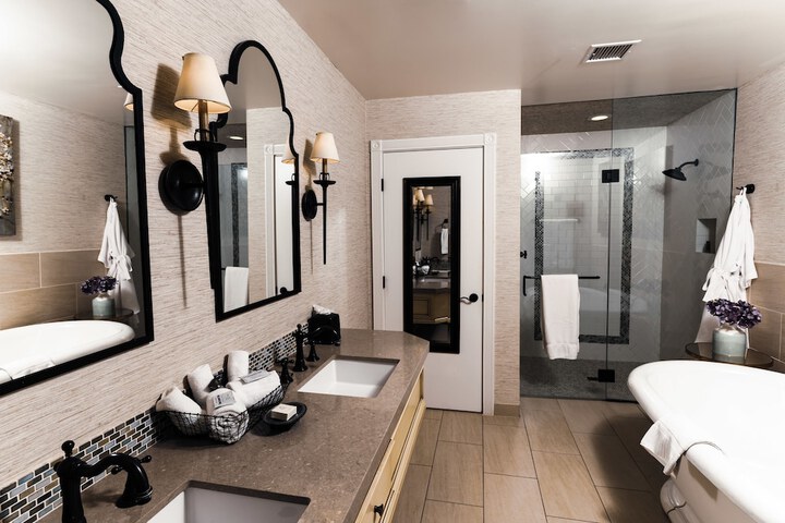 Room 15 of 42