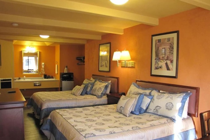 Room 28 of 65