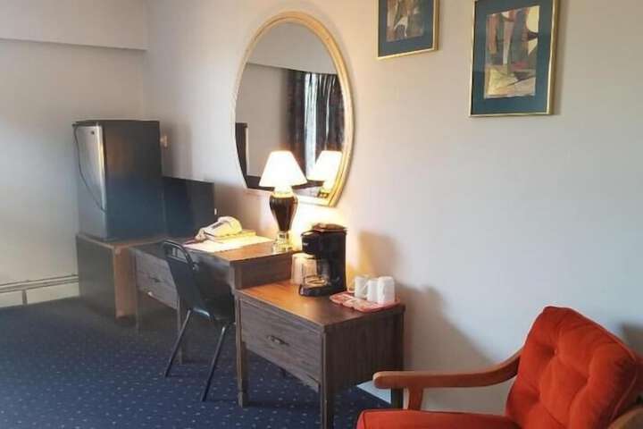 Room 12 of 24
