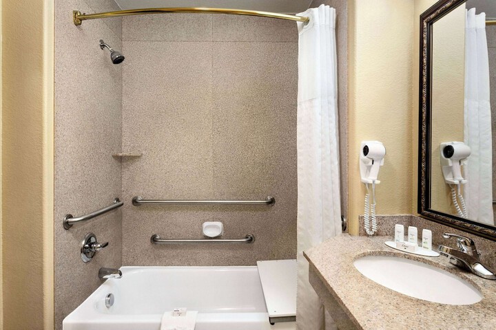 Baymont by Wyndham Wichita Falls