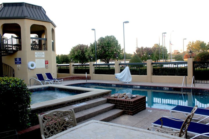 Days Inn by Wyndham Longview South