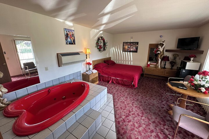 Room 32 of 69