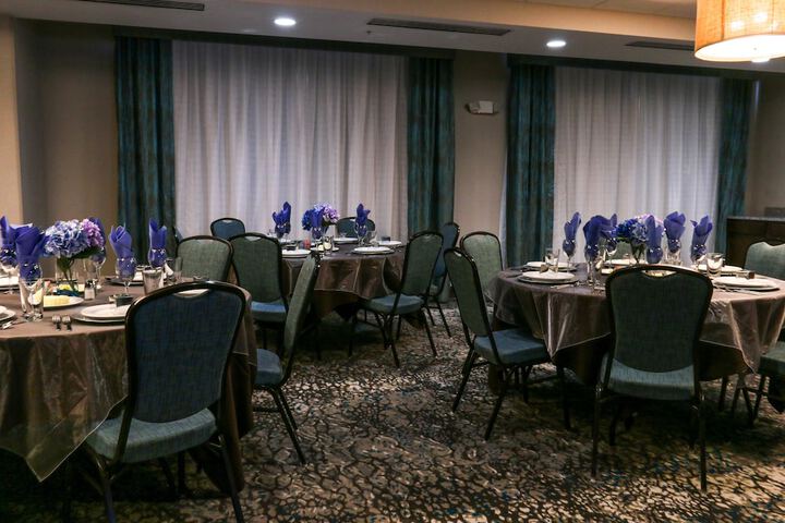 Holiday Inn & Suites Denver Tech Center-Centennial by IHG