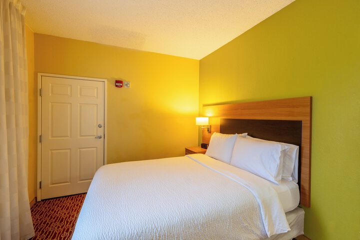 Candlewood Suites Bedford Fort Worth by IHG