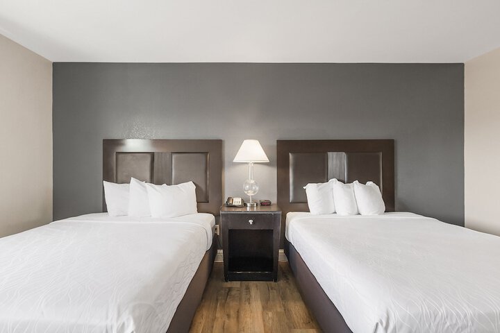 Room 17 of 34