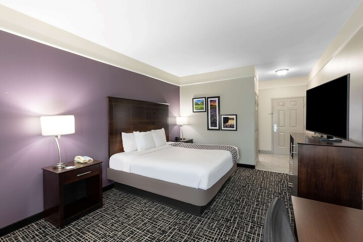 Room 19 of 33
