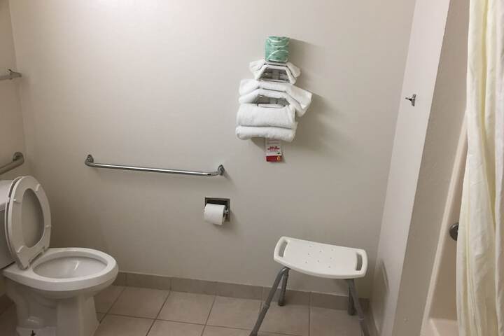 Room 19 of 34