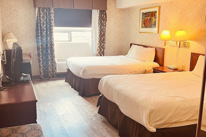 Room 18 of 28