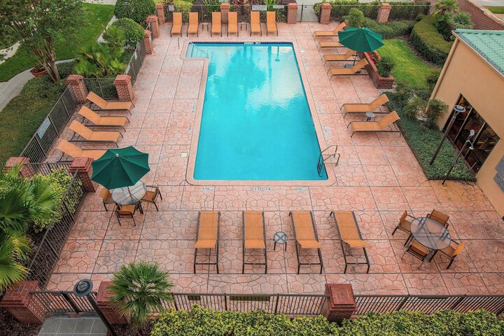 Pool 4 of 26