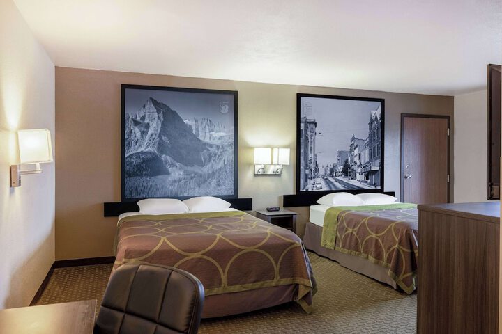 Room 10 of 27