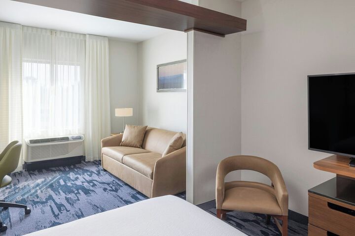 Fairfield Inn & Suites Springfield Northampton / Amherst