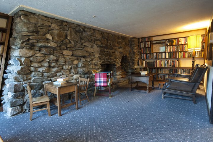 Summit Lodge