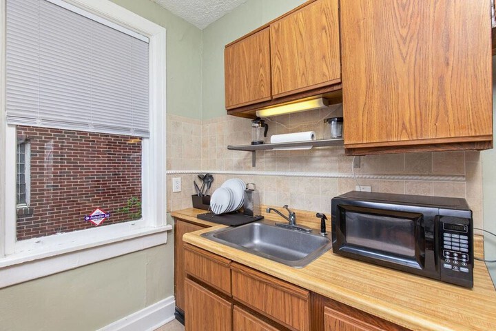 Heart of Midtown Hideaway Prime Location