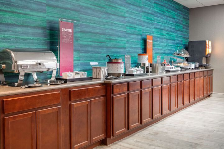 Breakfast/Coffee Service 25 of 30