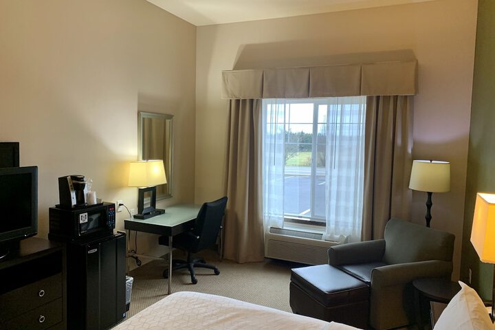 Room 32 of 71
