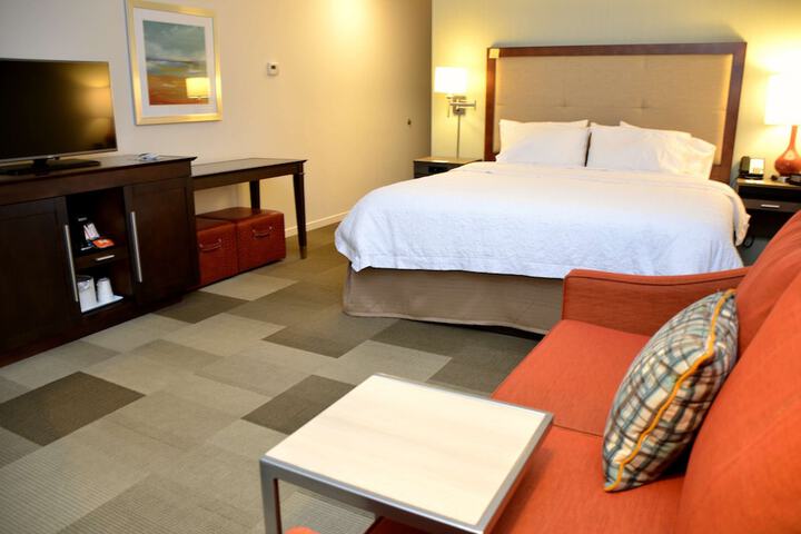 Room 27 of 65
