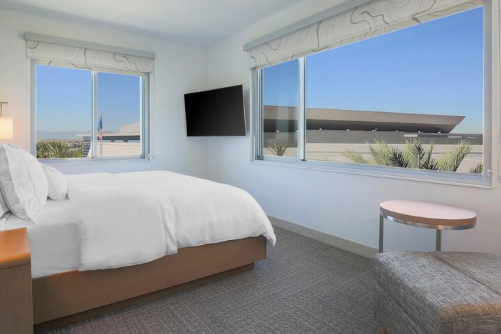 Room 21 of 40