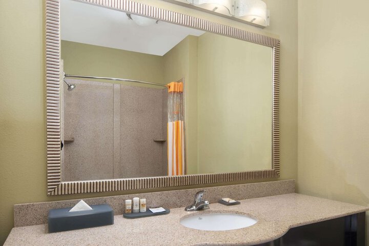 La Quinta Inn & Suites by Wyndham Atlanta-Union City
