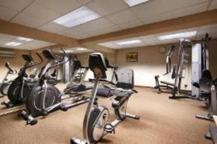 Best Western Plus University Inn Steubenville - CLOSED