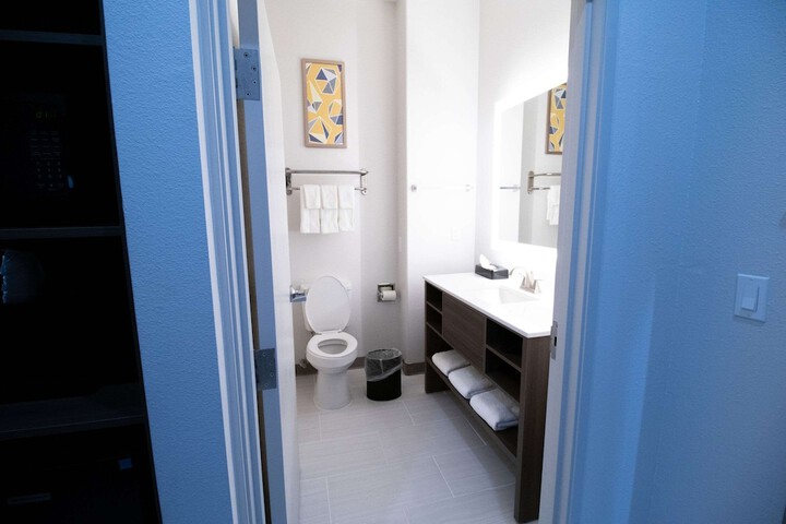 Room 19 of 29