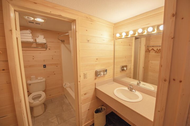 Quality Inn & Suites Mackinaw City Beachfront