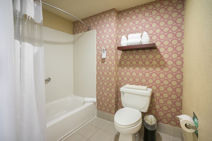 Room 5 of 23