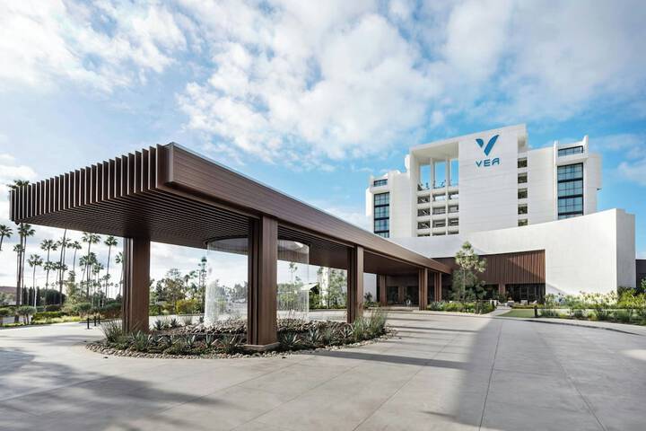 VEA Newport Beach a Marriott Resort & Spa