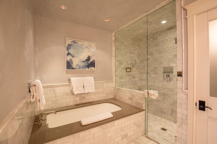 Element 52 Auberge Collection