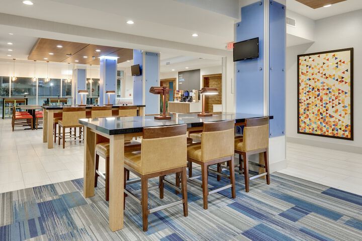 Hotel 7 of 68