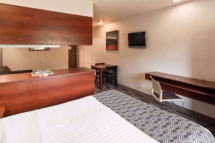 Room 13 of 24
