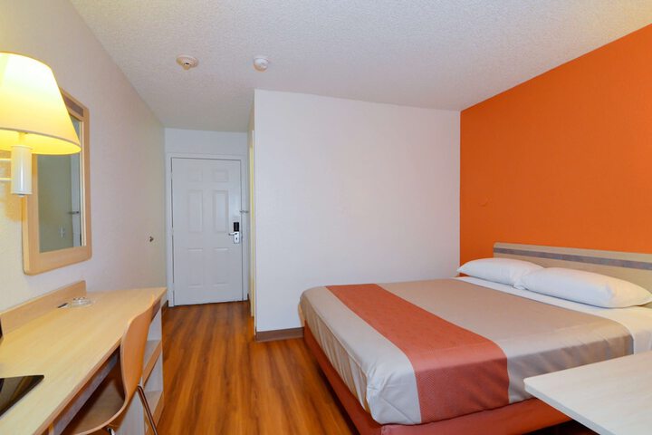 Room 19 of 34