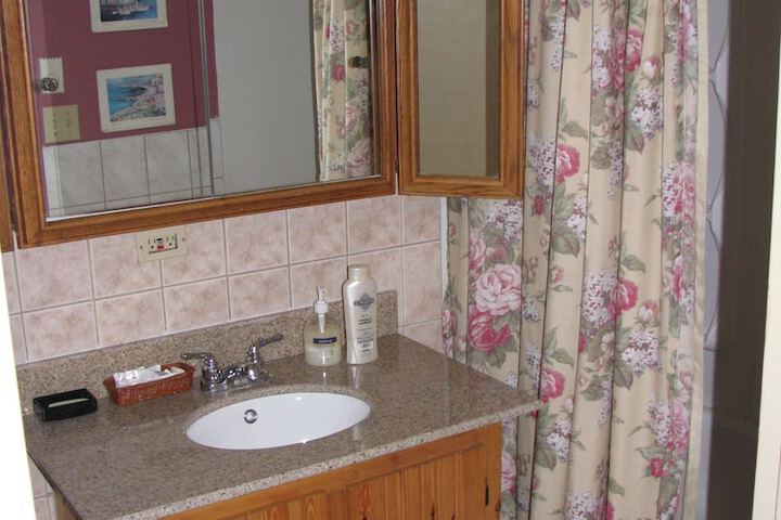 Room 10 of 48