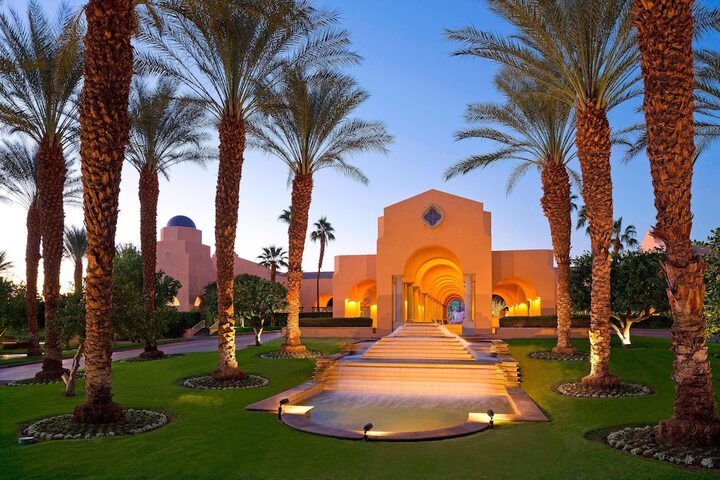 Hotel 2 of 135