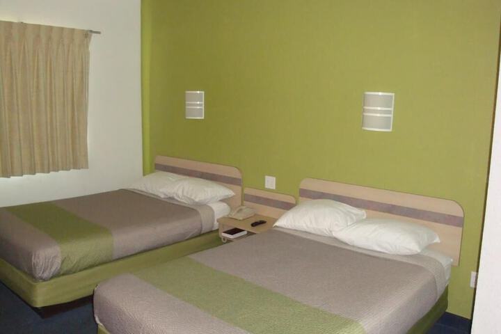 Room 18 of 29