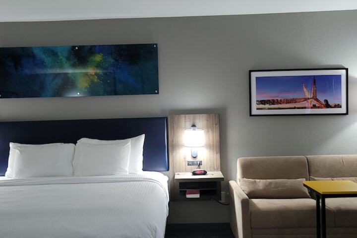 Room 55 of 80
