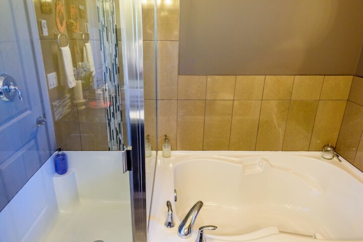 Brookside Inn Boutique Hotel
