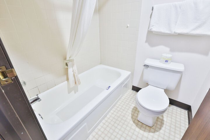 OYO Hotel Pipestone MN Canterbury Park