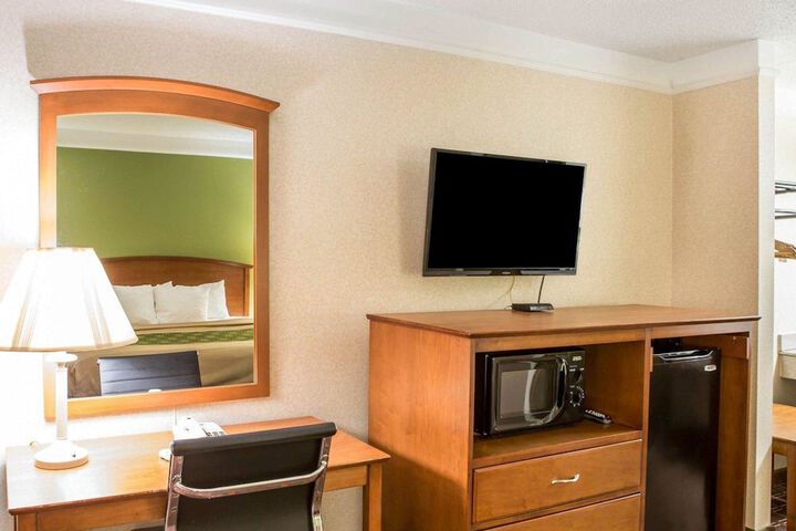 Room 12 of 20